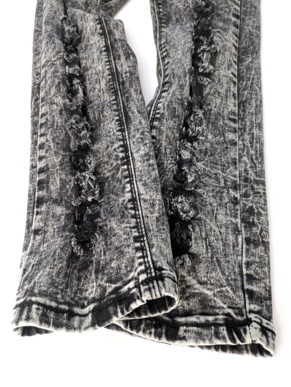 Distressed Black Bamboo Jeans - Girl's 15/16 - Youth Skinny Destroyed Look - Picture 4 of 6